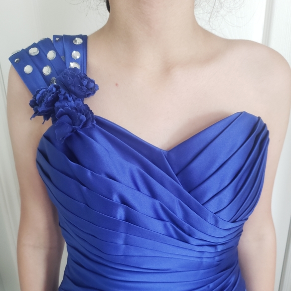 Prom dress - Picture 2 of 5